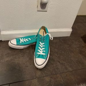 Men’s turquoise converse